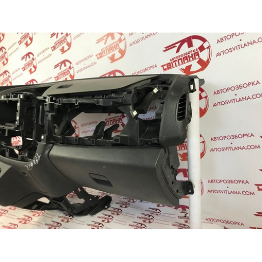 Торпедо Renault Trafic III 2014-2021 681004777R